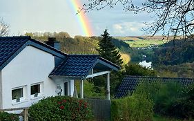 Eifelhäuschen am See